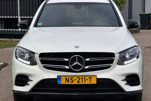 Mercedes-Benz GLC-Klasse (2015) thumbnail 2