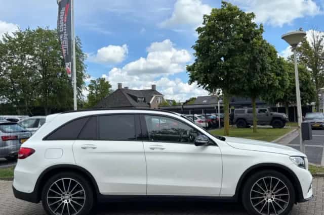 Mercedes-Benz GLC-Klasse (2015) thumbnail 4