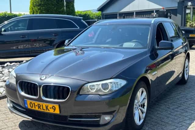 BMW 5-Serie (2011) thumbnail 1