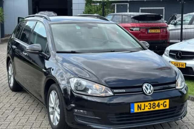 Volkswagen Golf (2017) thumbnail 3