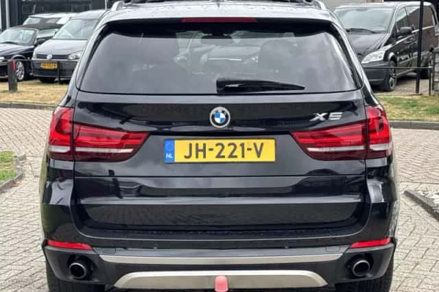 BMW X5 (2015) thumbnail 6