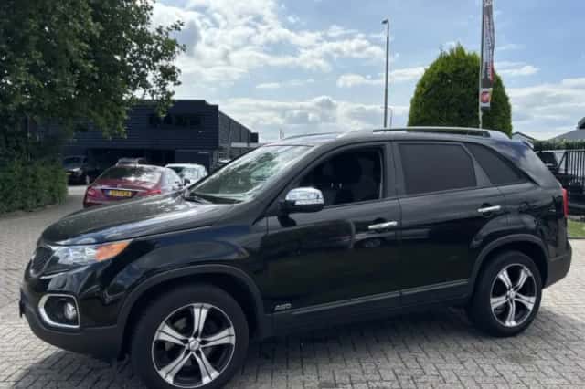 Kia Sorento (2011) thumbnail 6