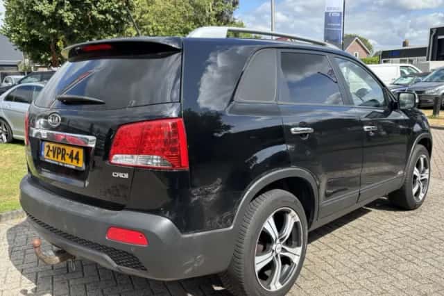 Kia Sorento (2011) thumbnail 4