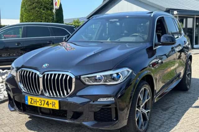 BMW X5 (2019) thumbnail 1