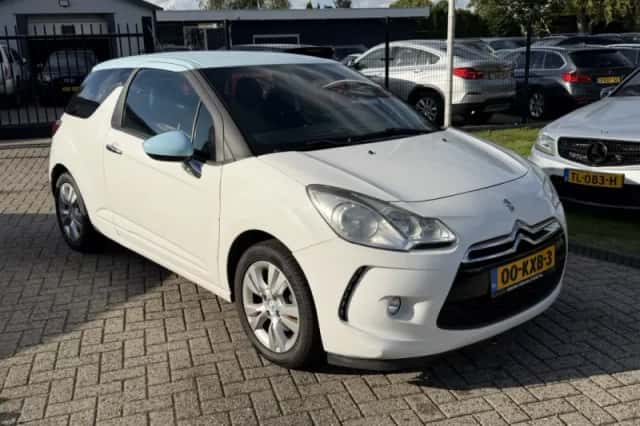 Citroën DS3 (2010) thumbnail 2