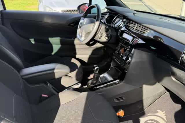 Citroën DS3 (2010) thumbnail 3