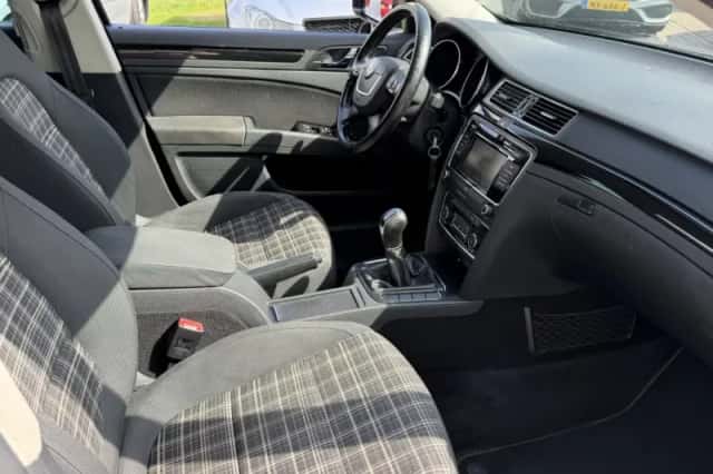 Škoda Superb (2012) thumbnail 4