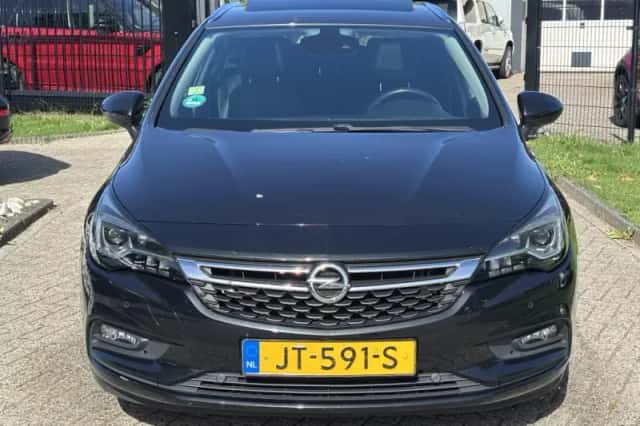 Opel Astra (2016) thumbnail 2