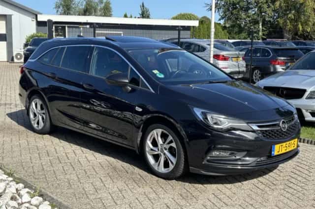 Opel Astra (2016) thumbnail 3