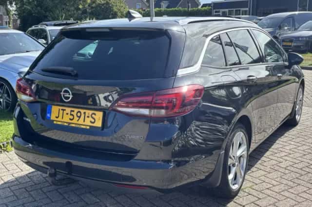 Opel Astra (2016) thumbnail 4