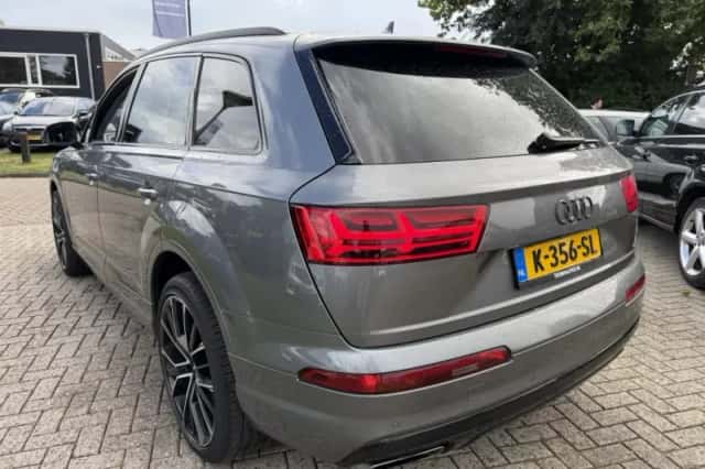 Audi Q7 (2016) thumbnail 6