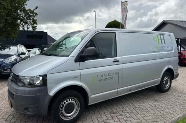 Volkswagen Transporter (2013) thumbnail 3