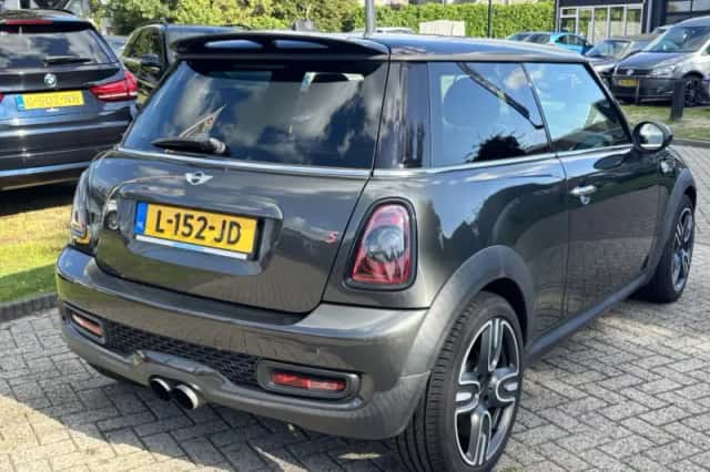 MINI Cooper S (2012) thumbnail 5