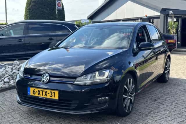 Volkswagen Golf (2014) thumbnail 1