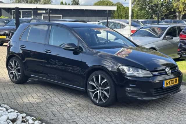 Volkswagen Golf (2014) thumbnail 3