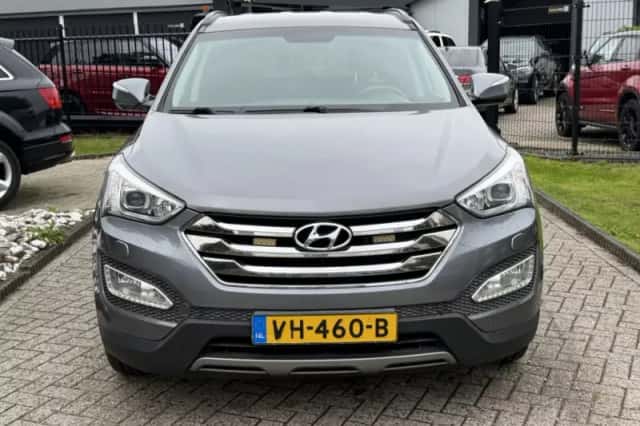 Hyundai Santa Fe (2014) thumbnail 2