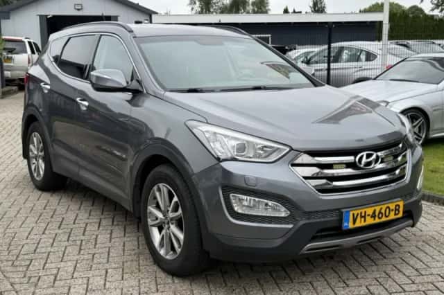 Hyundai Santa Fe (2014) thumbnail 3