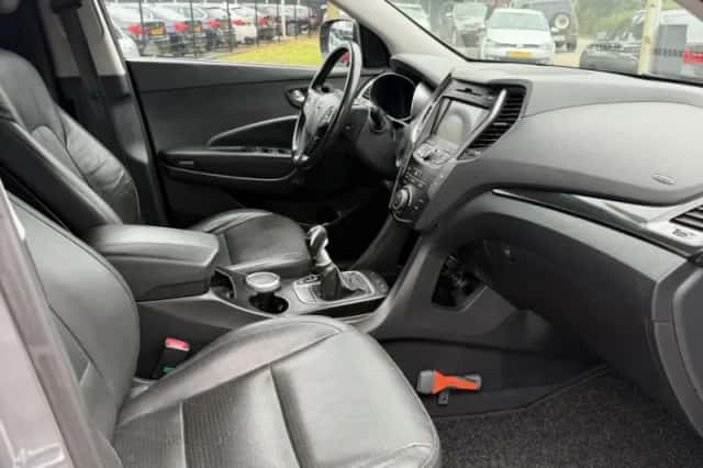 Hyundai Santa Fe (2014) thumbnail 4