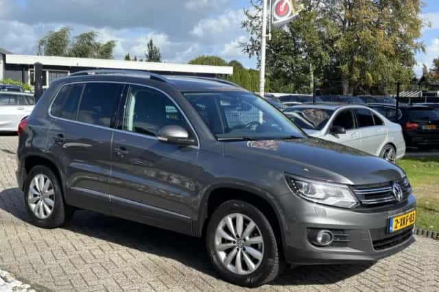 Volkswagen Tiguan (2013) thumbnail 3