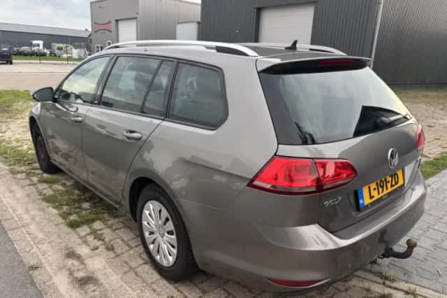 Volkswagen Golf (2016) thumbnail 4
