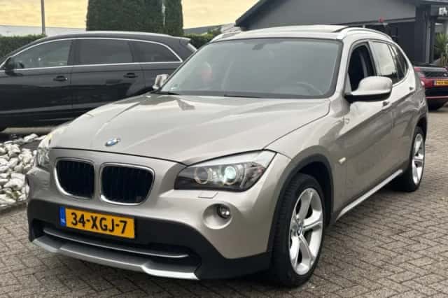BMW X1 (2012) thumbnail 1
