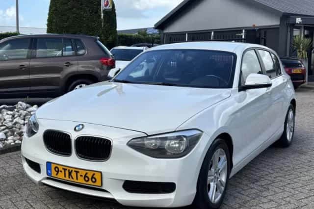 BMW 1-Serie (2012) thumbnail 1