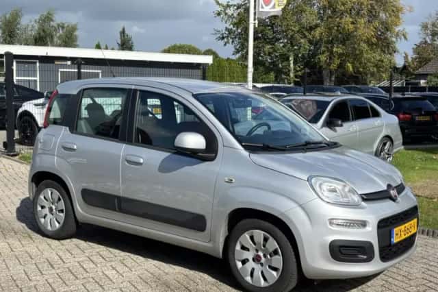 Fiat Panda (2016) thumbnail 3