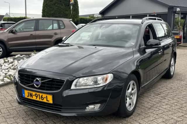 Volvo V70 (2016) thumbnail 1