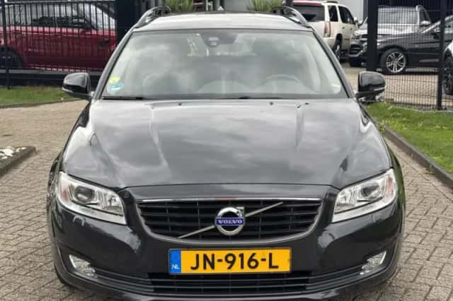 Volvo V70 (2016) thumbnail 2