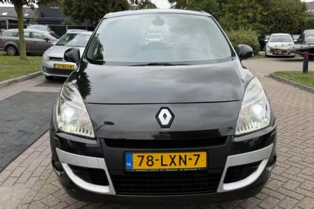 Renault Scénic (2010) thumbnail 2