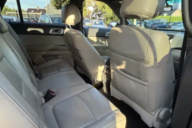 Ford Explorer (2013) thumbnail 6