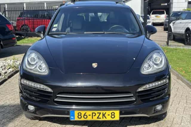 Porsche Cayenne (2011) thumbnail 2