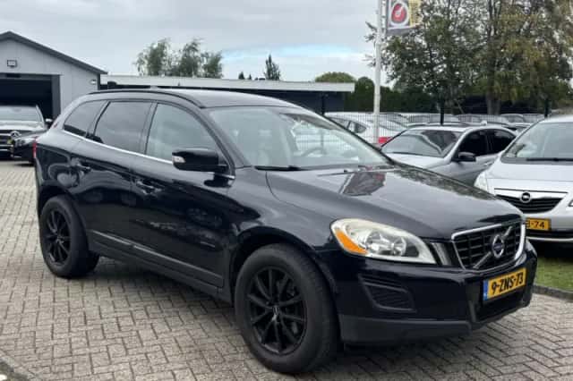 Volvo XC60 (2011) thumbnail 3
