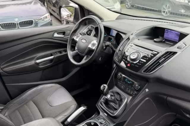 Ford Kuga (2013) thumbnail 4