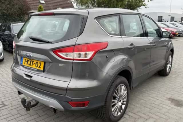 Ford Kuga (2013) thumbnail 6