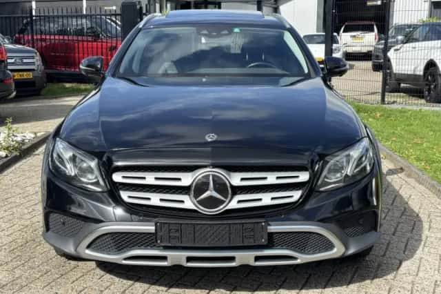 Mercedes-Benz E-Klasse (2017) thumbnail 2