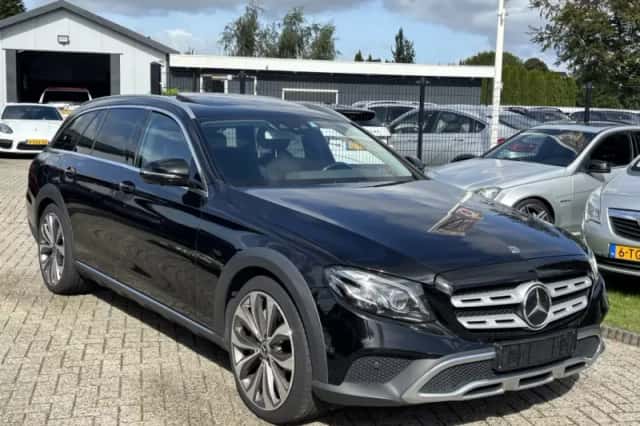 Mercedes-Benz E-Klasse (2017) thumbnail 3