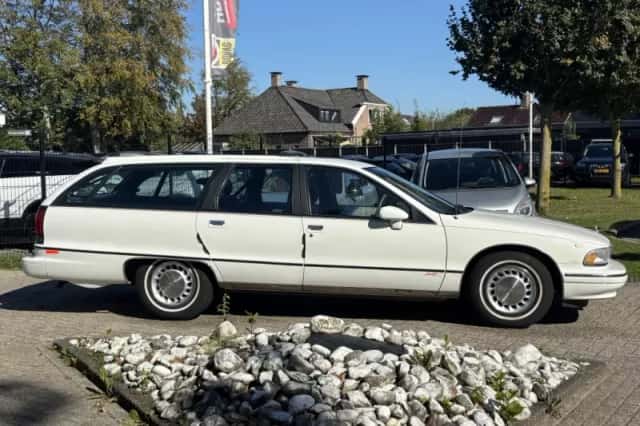 Chevrolet Caprice (1991) thumbnail 4