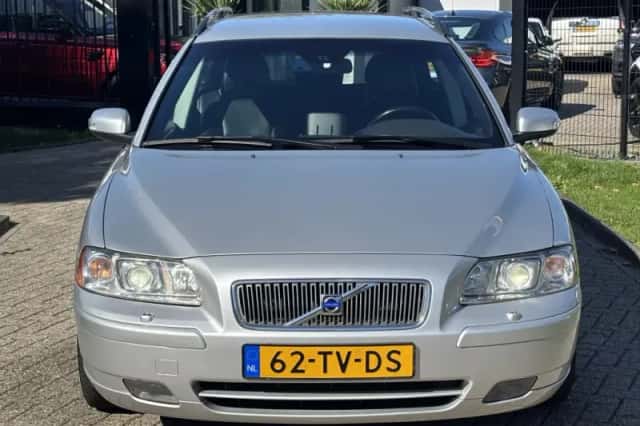 Volvo V70 (2007) thumbnail 2