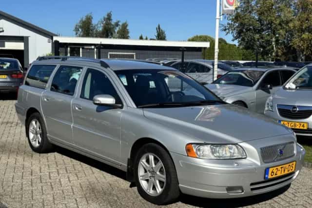 Volvo V70 (2007) thumbnail 3