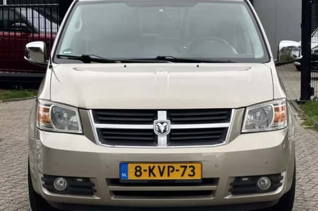 Dodge Grand Caravan (2008) thumbnail 2