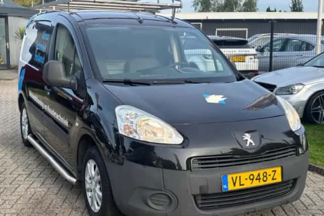 Peugeot Partner (2015) thumbnail 2