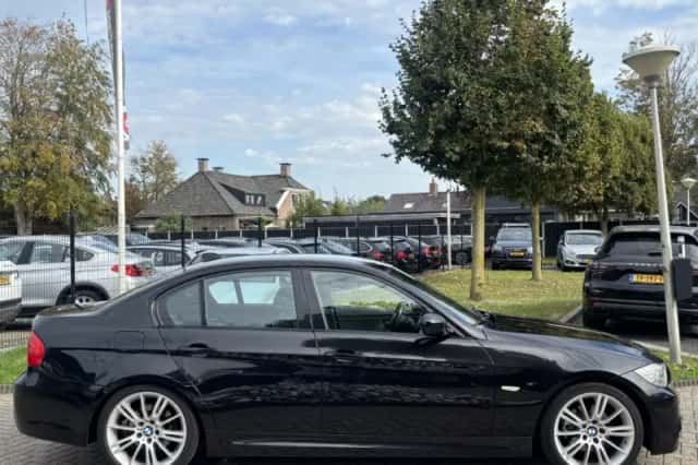 BMW 3-Serie (2011) thumbnail 4