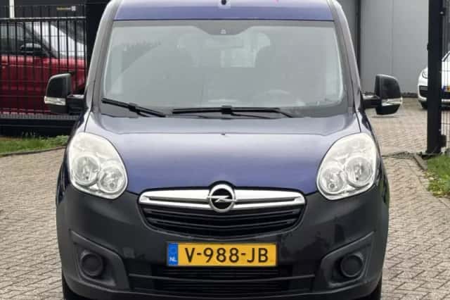 Opel Combo (2013) thumbnail 2