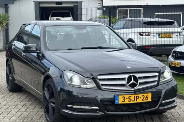 Mercedes-Benz C-Klasse (2013) thumbnail 3