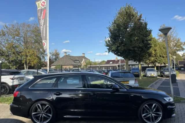 Audi A6 (2012) thumbnail 4