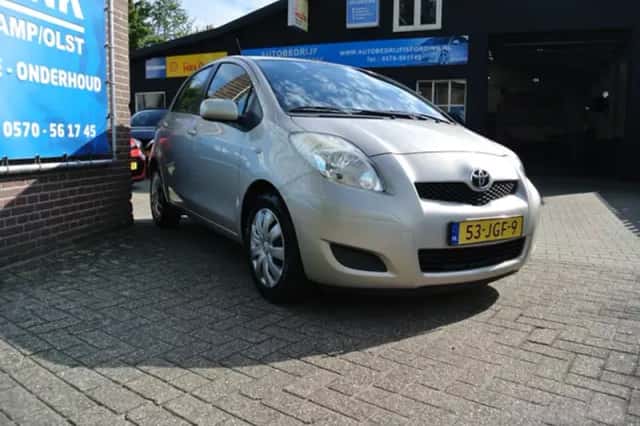 Toyota Yaris (2009) thumbnail 5