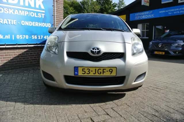 Toyota Yaris (2009) thumbnail 6