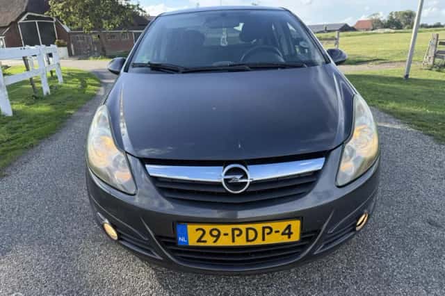 Opel Corsa (2011) thumbnail 5