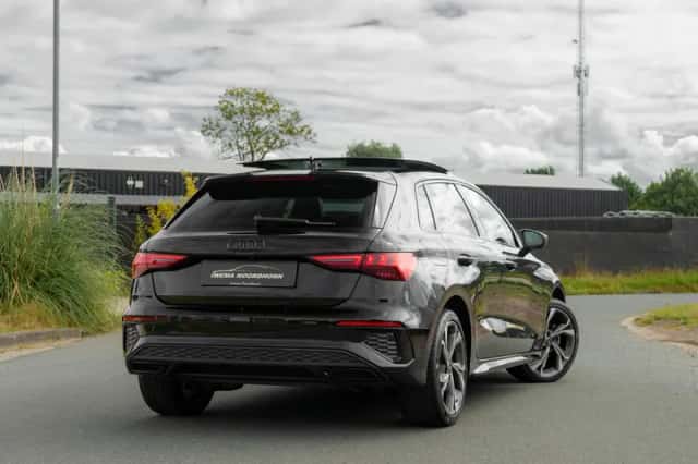 Audi A3 (2023) thumbnail 2